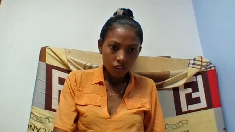 layah157855 online show from August 16, 4:38 am