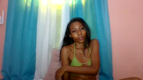 layannek online show from July 27, 8:20 am