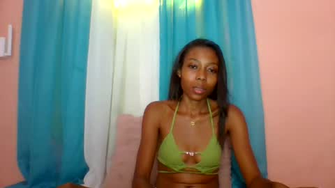 layannek online show from July 27, 11:38 am