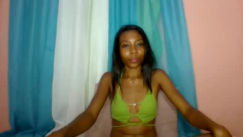 layannek online show from July 27, 6:46 pm