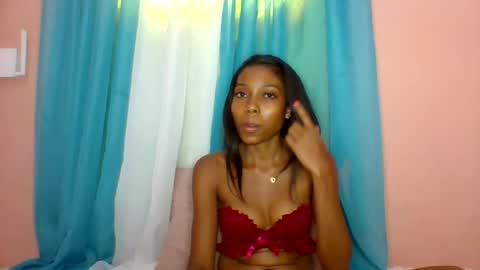 layannek online show from July 28, 9:15 am