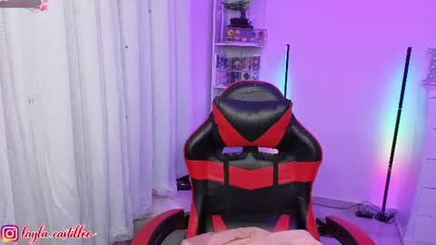 Layla online show from August 3, 11:56 pm