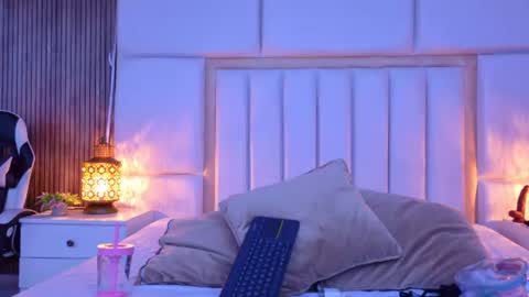 Lau online show from August 8, 7:03 pm