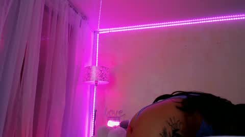 laylacruz online show from June 7, 9:47 am