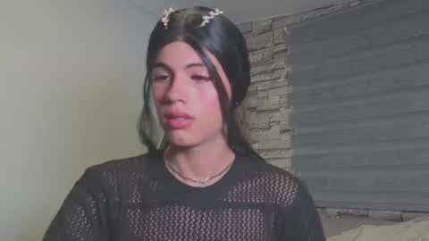 Layla online show from August 6, 7:18 am