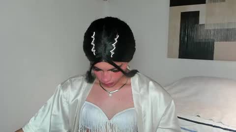 Layla online show from August 12, 3:31 am