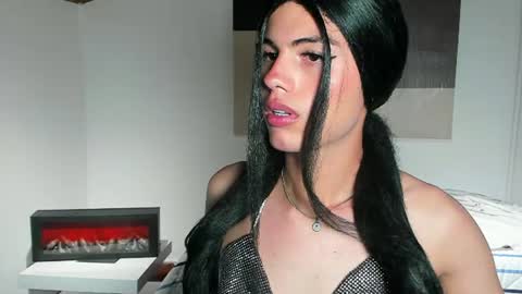 Layla online show from August 13, 6:49 am