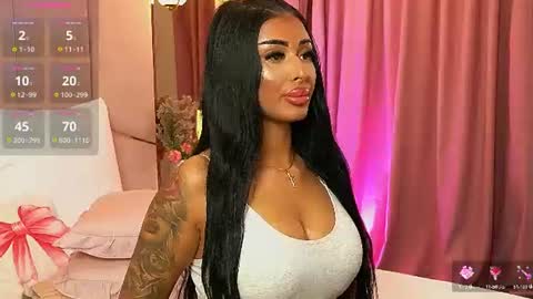Layla online show from August 9, 9:21 am