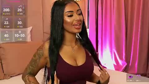 Layla online show from August 11, 7:21 am