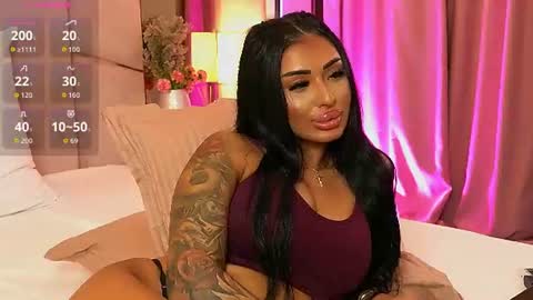 Layla online show from August 11, 10:39 am