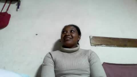 layllah01150120 online show from August 17, 2:22 pm