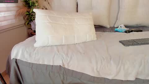 Layra  online show from July 24, 10:24 pm