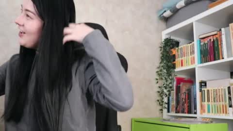 Lisa online show from April 5, 4:20 am