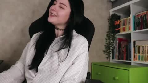 Lisa online show from April 11, 3:39 am