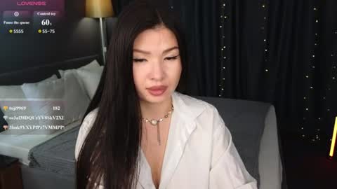 lea_apple online show from August 7, 3:39 am