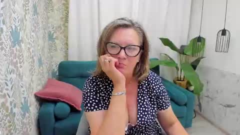Lea online show from July 19, 9:33 am