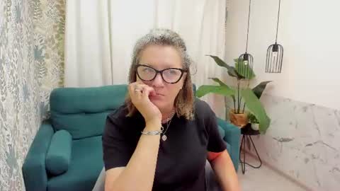 Lea online show from August 2, 5:03 am