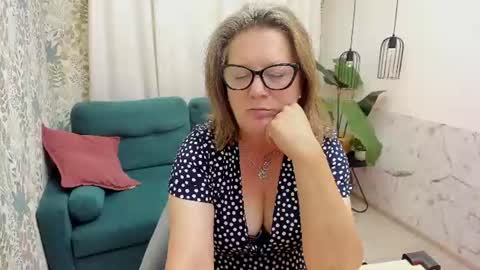 Lea online show from August 2, 7:37 am