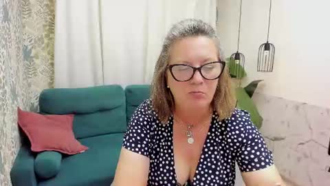 Lea online show from August 2, 12:23 pm