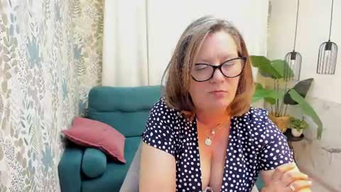 Lea online show from August 8, 10:59 am