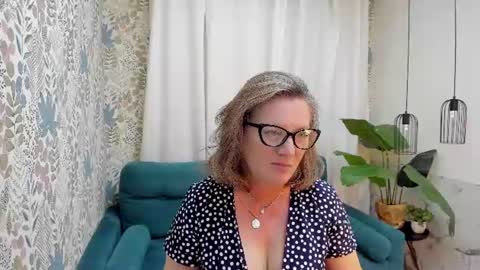 Lea online show from August 9, 5:08 am