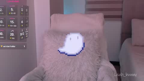 Leah online show from August 8, 11:38 pm