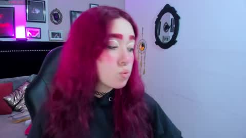 Leah online show from July 26, 9:20 pm