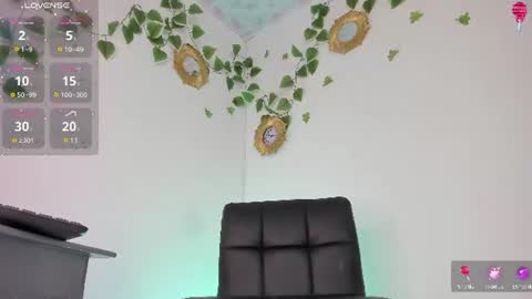 leah_hots online show from August 9, 8:43 pm