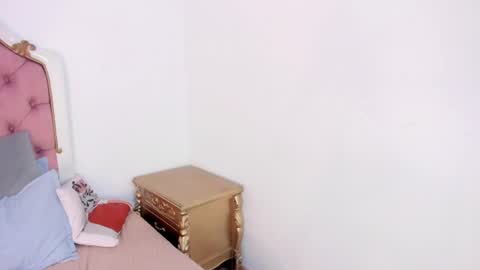 Leah online show from August 14, 1:48 pm