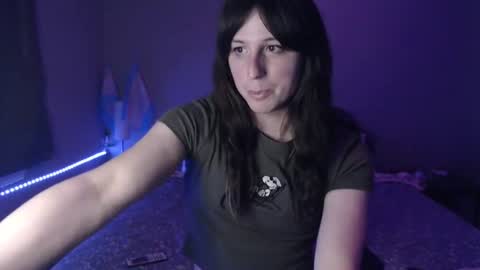 Leah Quinn online show from August 7, 2:11 am