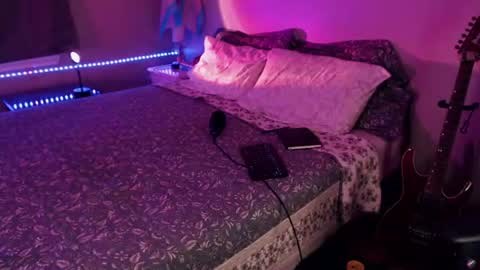 Leah Quinn online show from August 15, 3:43 am