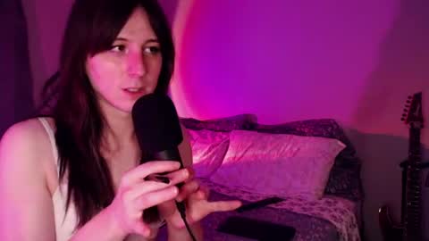 Leah Quinn online show from August 15, 5:55 am
