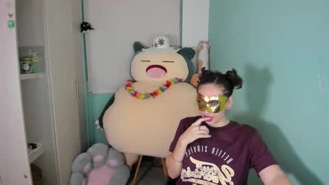 Laura online show from February 28, 2:09 am