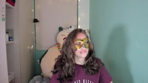 Laura online show from March 22, 4:16 am