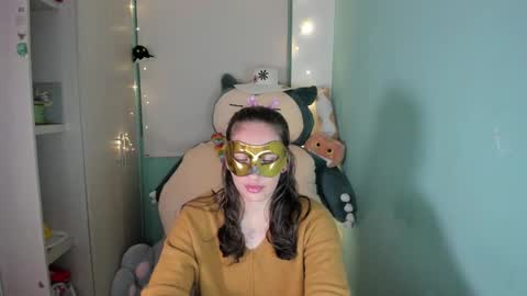 Laura online show from March 26, 2:38 am