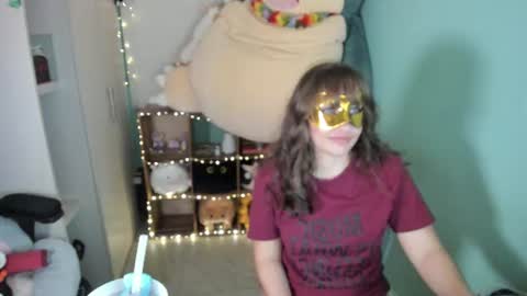 Laura online show from August 14, 3:10 am