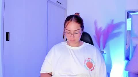 Leah  online show from August 13, 4:48 am