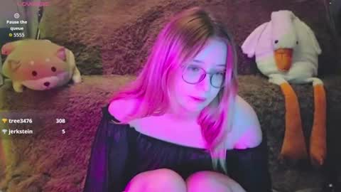 Leah online show from August 2, 10:17 pm