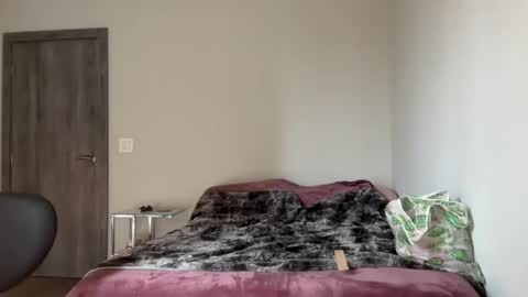 leahsparkles online show from June 23, 1:56 pm