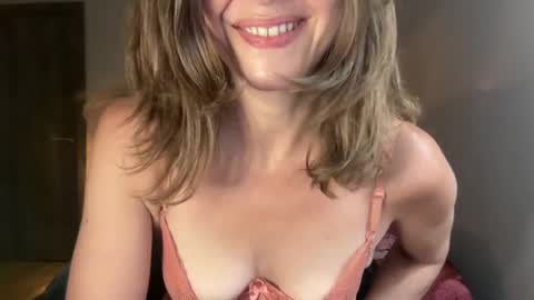 leahsparkles online show from July 2, 1:50 am