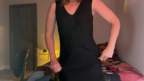 leahsparkles online show from July 26, 4:06 am