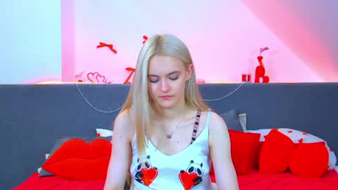 Lea online show from August 14, 2:10 pm