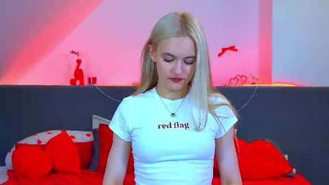 Lea online show from August 14, 5:49 pm