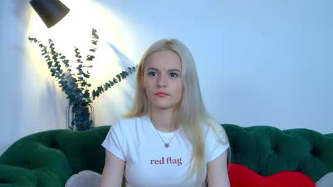 Lea online show from August 15, 8:40 am