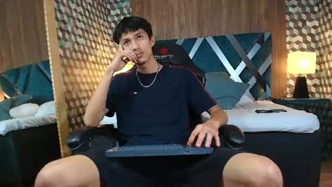 Lean online show from August 1, 11:22 pm