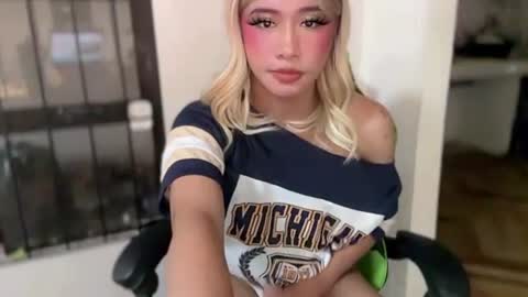 Miss Candy online show from July 13, 8:21 am