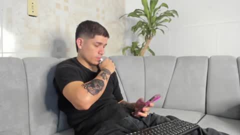 leandro_cooper online show from August 6, 9:25 pm