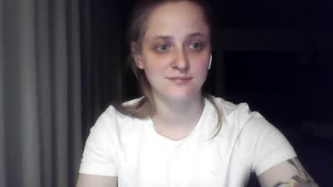 Lea online show from August 4, 9:23 pm