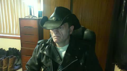 leathergreaser online show from July 4, 1:52 am