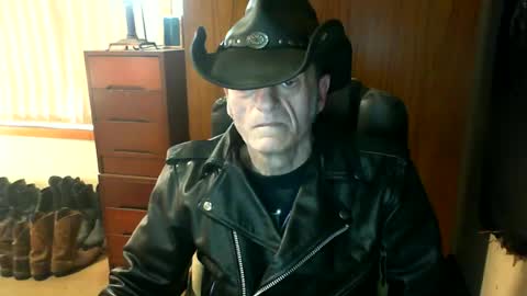 leathergreaser online show from July 4, 6:04 am